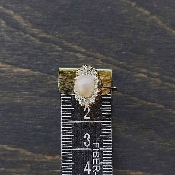 Vtg cultured pearl and rhinestone gold tone halo studs - Picture 7 of 7